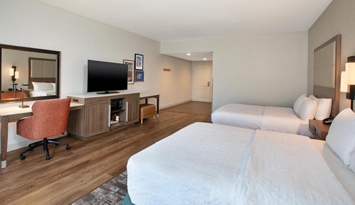 Room, 2 Queen Beds, Accessible, Bathtub