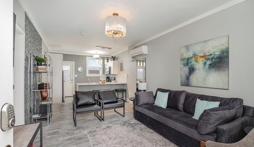 House (2 Bedrooms)