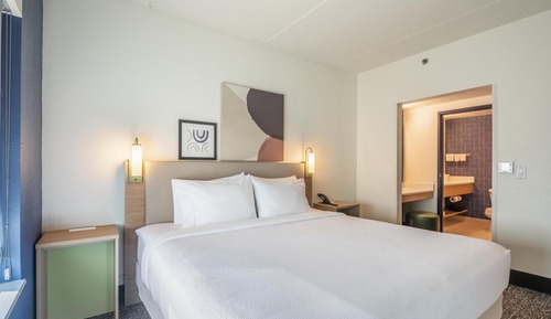 Suite, 1 King Bed, Accessible, Bathtub (Mobility)