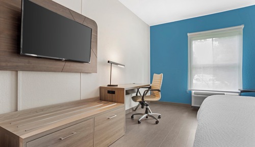 Standard Room, 1 King Bed, Accessible Bathtub (Mobility, Accessible Tub)