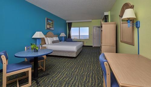 Classic Room, 1 King Bed, Beachfront