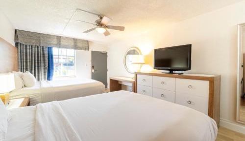 Queen Room with Two Queen Beds - Non-Smoking