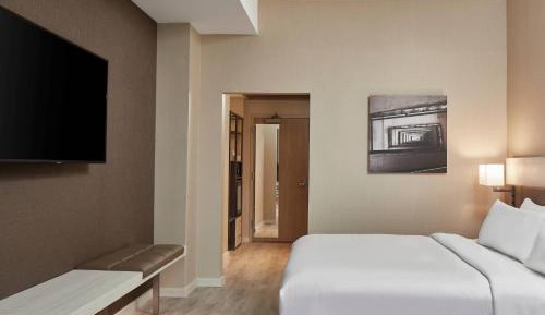 King Room with Sofa Bed - Hearing Accessible