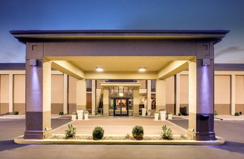 Marshfield Hotel | Holiday Inn Express Marshfield - Springfield Area, an Ihg Hotel
