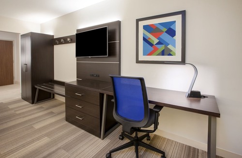 Brunswick Hotel | Holiday Inn Express and Suites Brunswick, an Ihg Hotel