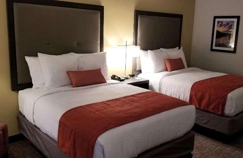 Elizabethtown Hotel | B/W Plus Elizabethtown Inn & Suites