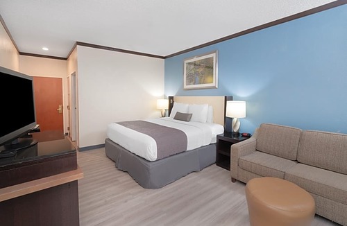 Hinesville Hotel | Baymont by Wyndham Hinesville Fort Stewart Area