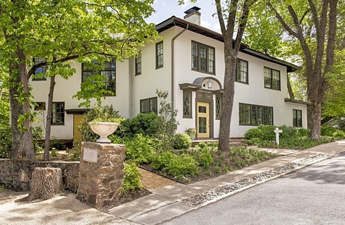 Jefferson Park Avenue Hotel | Oakhurst Inn