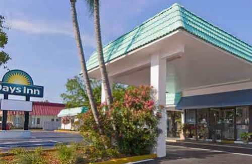 United Central Hotel | Days Inn by Wyndham St. Petersburg Central