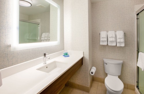 Brunswick Hotel | Holiday Inn Express and Suites Brunswick, an Ihg Hotel