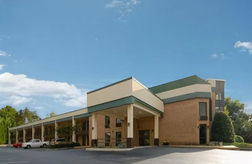 Greer Hotel | Quality Inn