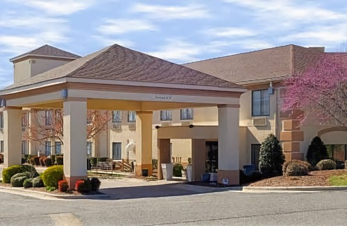 Shelby Hotel | Country Inn & Suites by Radisson, Shelby, NC