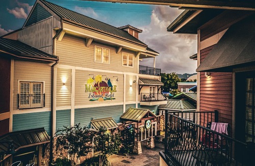 Pigeon Forge Hotel | Margaritaville Island Hotel