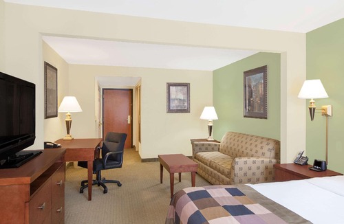 Lafayette Hotel | Wingate by Wyndham Lafayette Airport