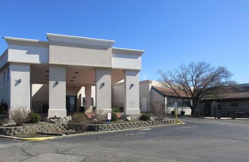 Roselawn Finance Hotel | Quality Inn & Suites