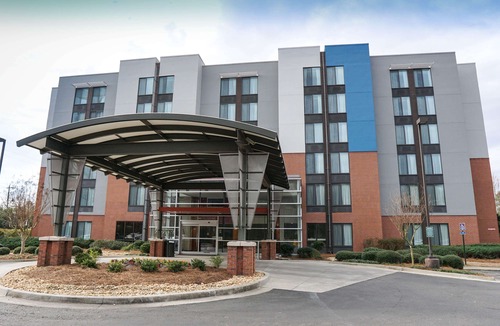 Augusta Hotel | Best Western Plus Augusta North Inn & Suites