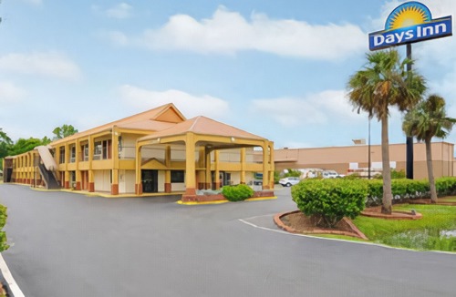 Monroe Hotel | Days Inn by Wyndham Monroe