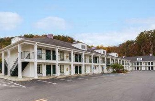 Easley Hotel | Baymont by Wyndham Easley/Greenville