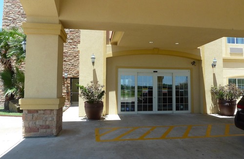 Gun Barrel City Hotel | Americas Best Value Inn & Suites Gun Barrel City