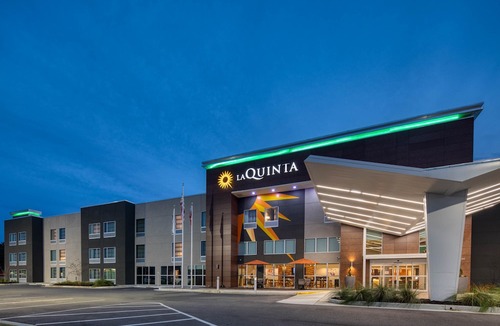 Perry Hotel | La Quinta Inn & Suites by Wyndham Perry
