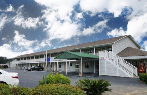 Hawkinsville Hotel | Loyalty Inn Hawkinsville