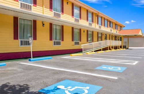 Clayton Hotel | Americas Best Value Inn - Clayton