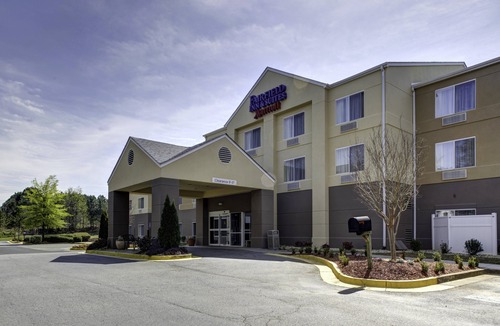 Suwanee Hotel | Fairfield Inn and Suites by Marriott Atlanta Suwanee