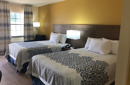 Batesville Hotel | Days Inn by Wyndham Batesville