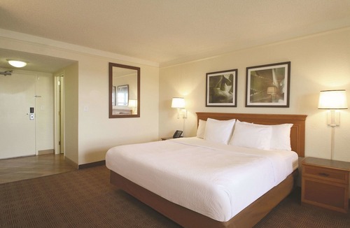 Coral Springs Hotel | La Quinta by Wyndham Coral Springs University Dr