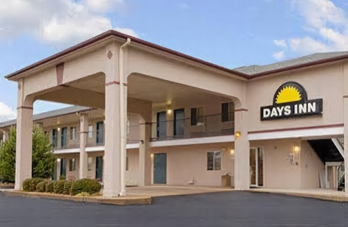 Hamilton Hotel | Days Inn by Wyndham Hamilton