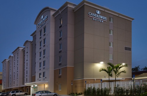 Virginia Gardens Hotel | Candlewood Suites Miami Intl Airport - 36th St, an Ihg Hotel
