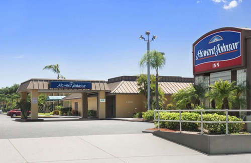 Winter Haven Hotel | Howard Johnson by Wyndham Winter Haven FL