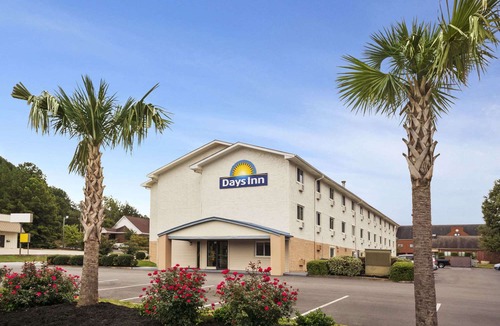 Greenwood Hotel | Days Inn by Wyndham Greenwood SC