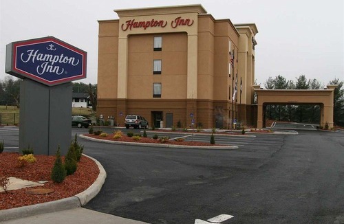 Galax Hotel | Hampton Inn Galax
