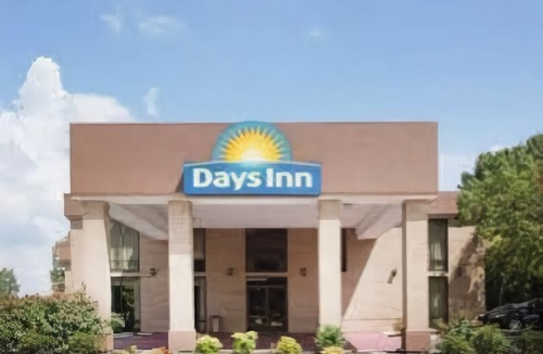 Clinton Hotel | Days Inn by Wyndham Clinton-Presbyterian College