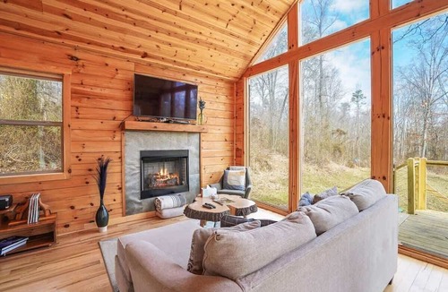 McArthur Cabin | Fern Haven A Modern Take on Hocking Hills Cabins