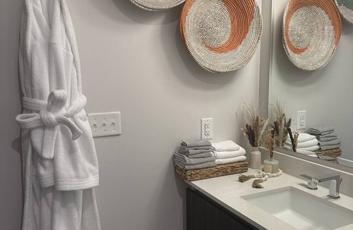 Westside Apartment | Cozy Sophisticated Stay 1Bed 1Bath! MIDTOWN ATL! Pool, Fitness, Coffeehouse +!