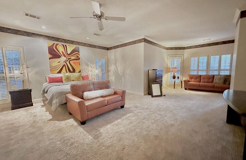 Gunter Afs House | Family & Pet Friendly Retreat