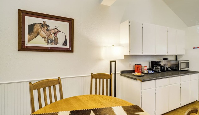 1 Mi to Downtown & Shopping: Quiet Brenham Home