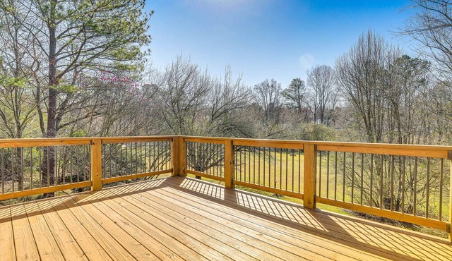 Minimalist Alpharetta Home w/ Balcony Near Atlanta